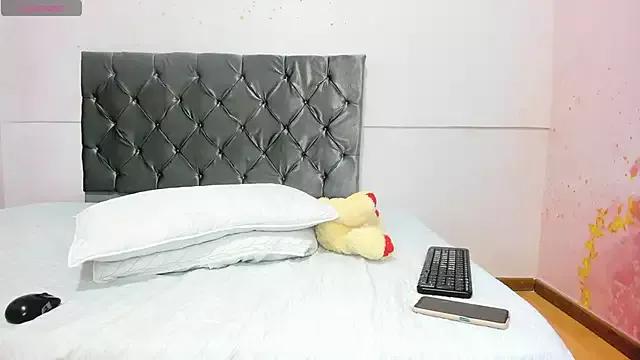 debora_ortiz from StripChat is Freechat