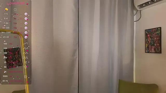 Demi_Crain from StripChat is Freechat