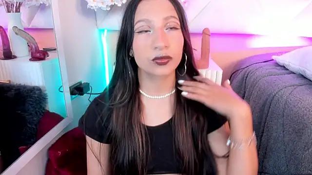 Entertain your itch for girls livestreamers with our collection of stunning models, skilled in the art of temptation and delight.