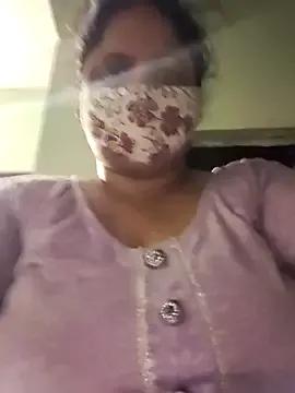 DesiLoverz from StripChat is Freechat