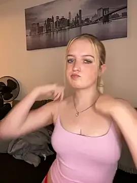 DieBlondeHannah from StripChat is Freechat