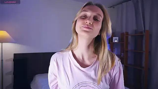 Entertain your itch for girls livestreamers with our collection of stunning models, skilled in the art of temptation and delight.