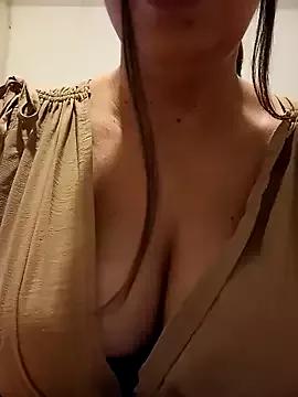 Photos of Dolcissima33 from StripChat is Freechat