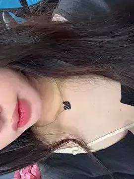 Dolly282 from StripChat is Freechat