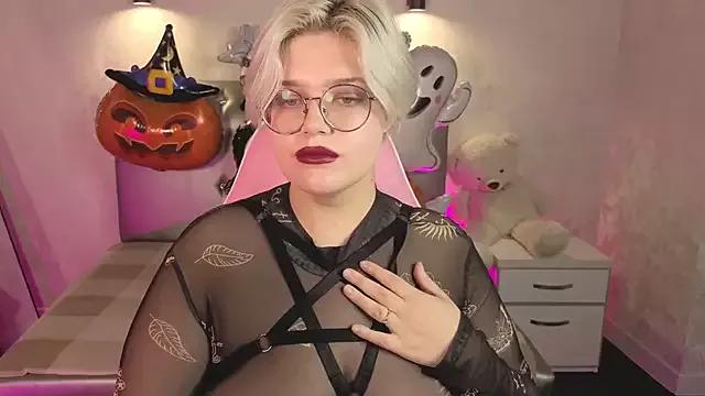 Entertain your itch for girls livestreamers with our collection of stunning models, skilled in the art of temptation and delight.