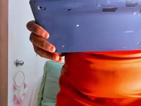 Ebonyhot100 from StripChat is Freechat