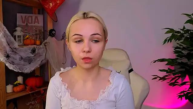 ElenaMonroe from StripChat is Freechat