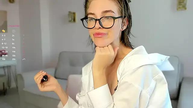 EleneButton from StripChat is Freechat