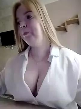 Eline_Smith from StripChat is Freechat