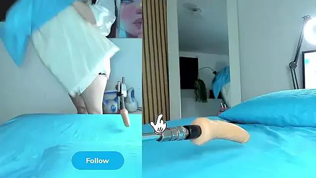Elisa_miller from StripChat is Freechat