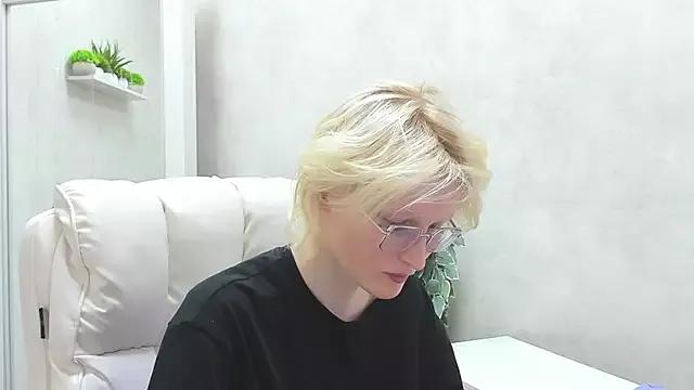 ElizabethHarpper from StripChat is Freechat