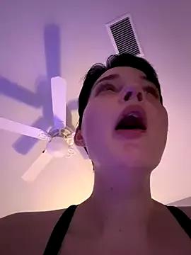 Ella-Blue from StripChat is Freechat