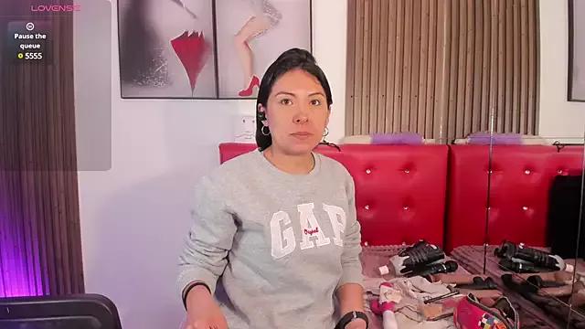 Ella_Rousse from StripChat
