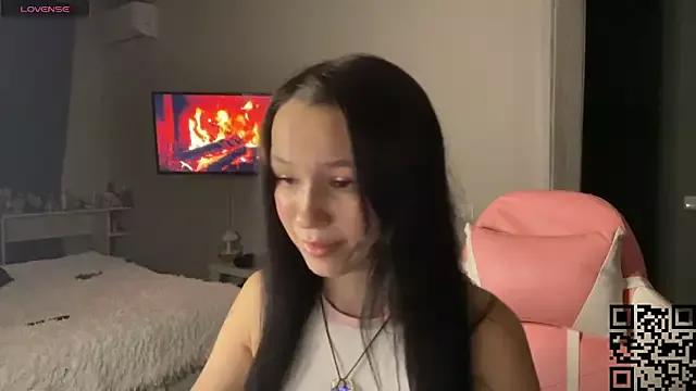 EllaSimonss from StripChat is Freechat