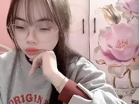 Ellie039 from StripChat is Freechat