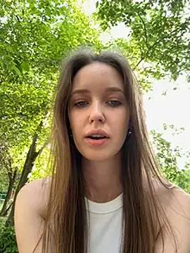 ElliRose from StripChat is Freechat