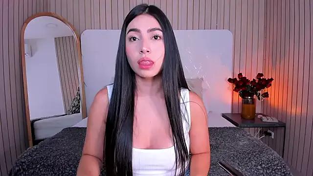 EmelyParker from StripChat is Freechat