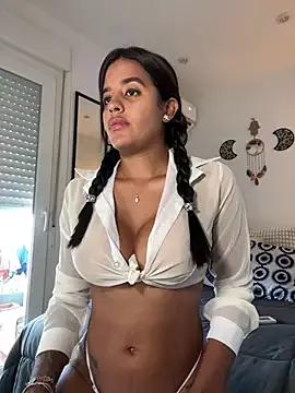 EmelyRogers from StripChat
