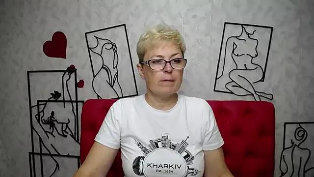 EmiliaGree from StripChat is Freechat
