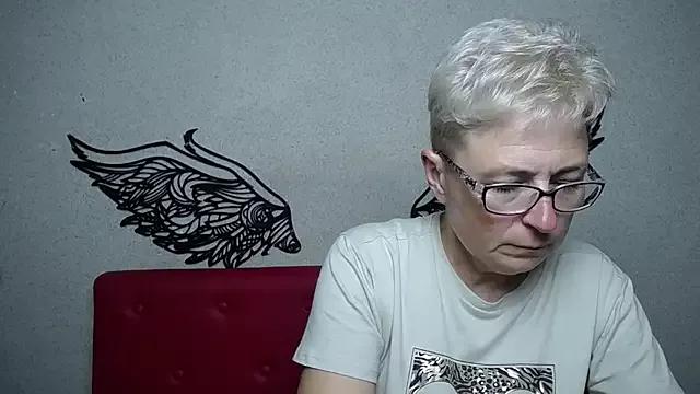 Photos of EmiliaGree from StripChat is Freechat