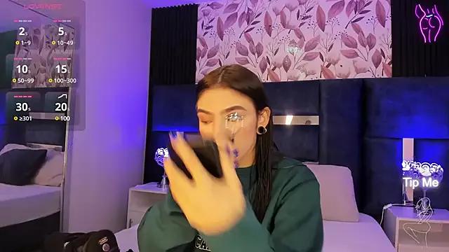Emiliaponce from StripChat is Freechat