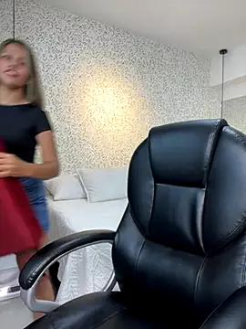 Entertain your itch for girls livestreamers with our collection of stunning models, skilled in the art of temptation and delight.