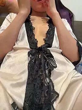 Emily-y from StripChat is Freechat