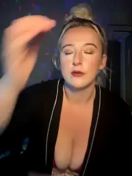 EmilyEvansxox from StripChat is Freechat