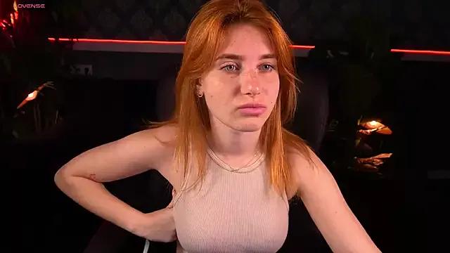 EmilyFoxxi from StripChat is Freechat