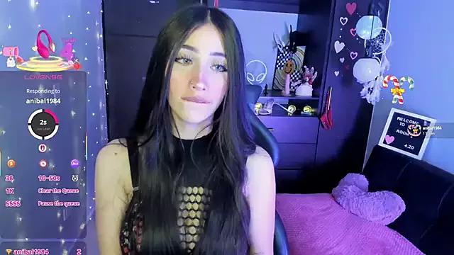 Emilytafur from StripChat is Freechat