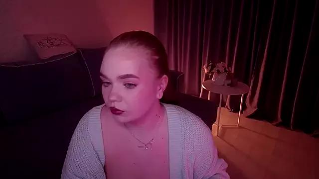 EmiRise from StripChat is Freechat