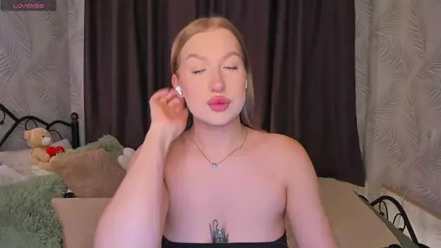 Entertain your itch for girls livestreamers with our collection of stunning models, skilled in the art of temptation and delight.
