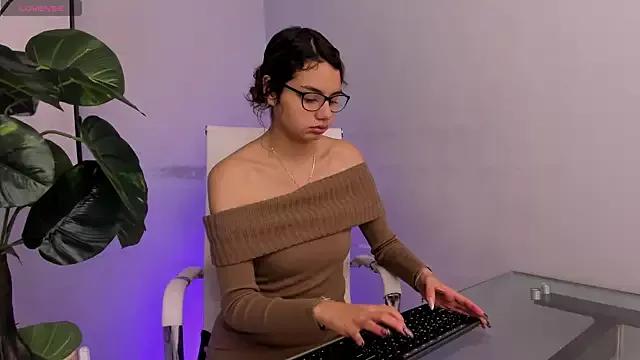Entertain your itch for girls livestreamers with our collection of stunning models, skilled in the art of temptation and delight.