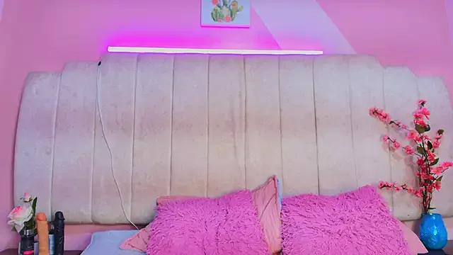 Emma_Carteer from StripChat is Freechat
