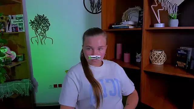 emma_foxys from StripChat is Freechat