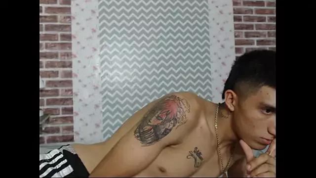 EmmaandBrayan from StripChat is Freechat