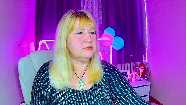 EmmaEllison from StripChat is Freechat