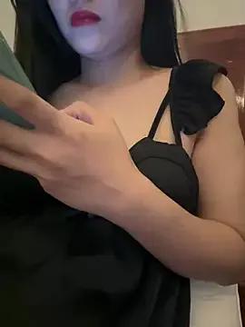 EmmaGa from StripChat is Freechat