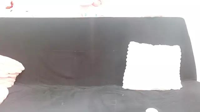 Emmahahaha17 from StripChat is Freechat