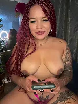 EmmaHot from StripChat is Freechat