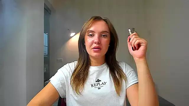 EmmaNorman from StripChat is Freechat