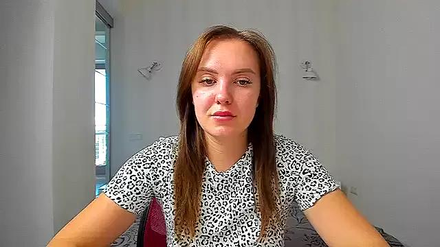 EmmaNorman from StripChat is Freechat