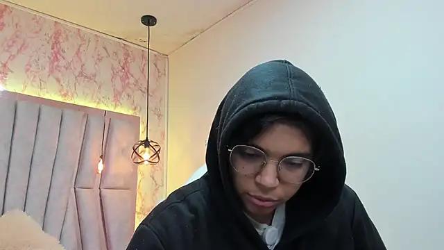 Entertain your itch for girls livestreamers with our collection of stunning models, skilled in the art of temptation and delight.