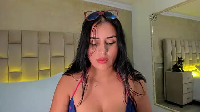 EmmaTorres_ from StripChat