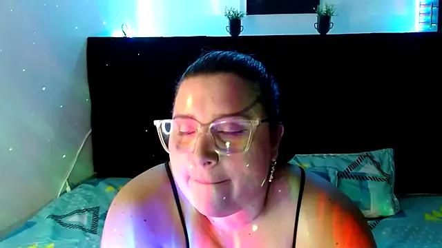EmmaTower from StripChat is Freechat