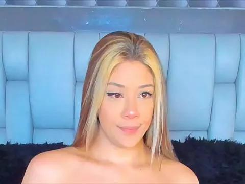 EmmaWillde from StripChat