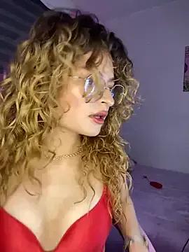 EmyRousee1 from StripChat is Freechat