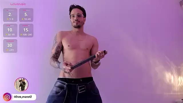 enzo_evans_ from StripChat is Freechat