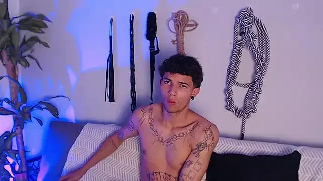Enzo_Hunter from StripChat is Freechat