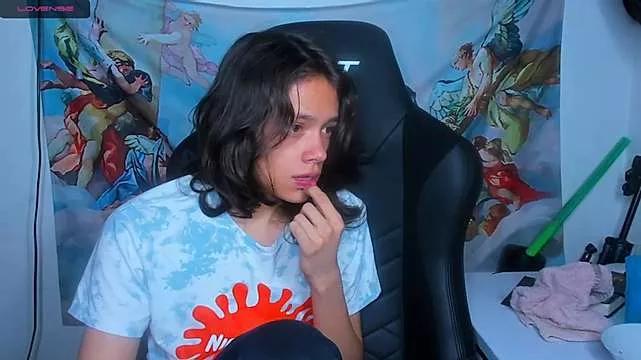 ethereal_thomas from StripChat